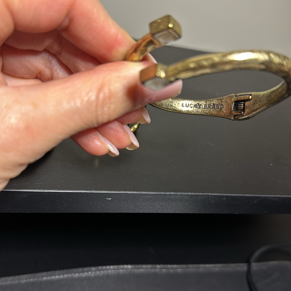 Lucky Brand Set of 3 bracelets - Picture 14 of 15